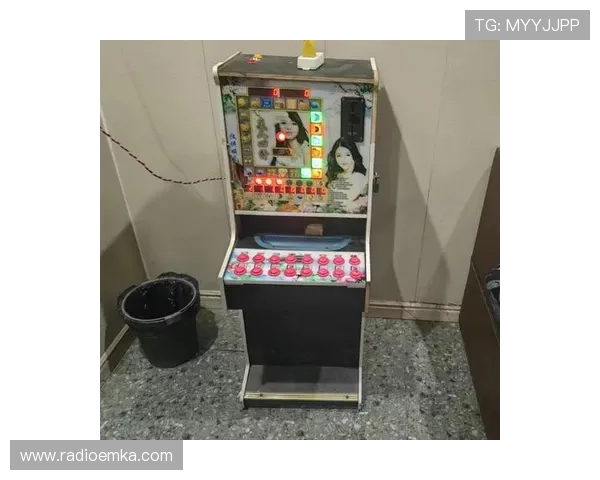 丰富多彩的老虎机玩法介绍图片带你领略不同类型游戏的特色与玩法亮点